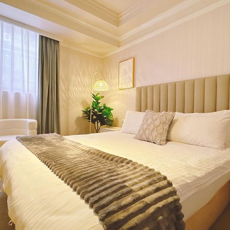 Meworld Hotel - Sanchong Тайбэй Экстерьер фото