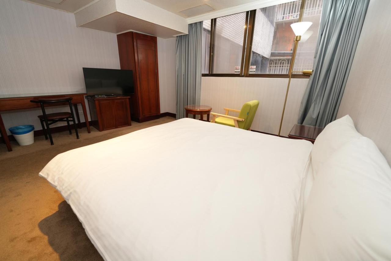 Meworld Hotel - Sanchong Тайбэй Экстерьер фото