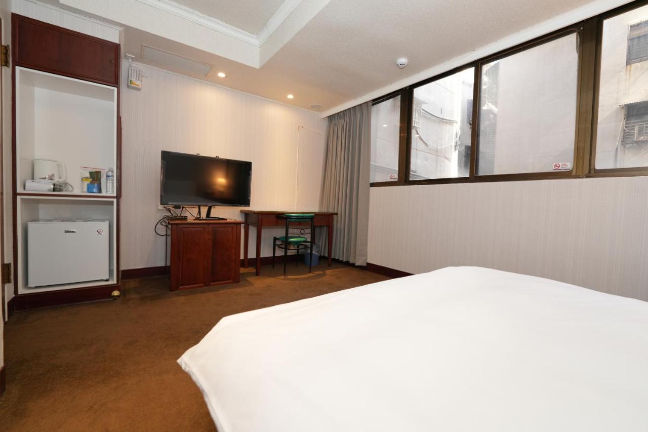 Meworld Hotel - Sanchong Тайбэй Экстерьер фото