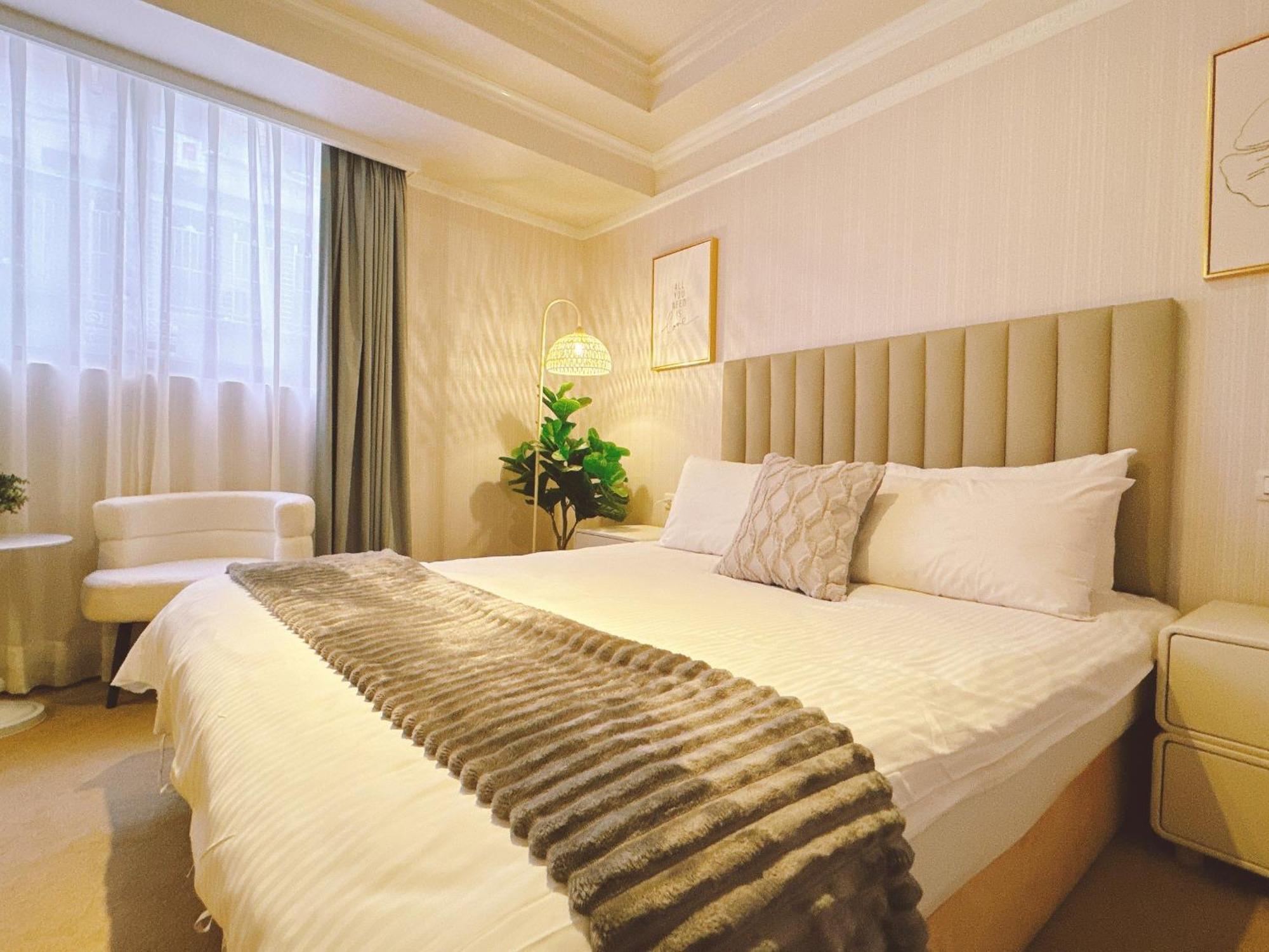 Meworld Hotel - Sanchong Тайбэй Экстерьер фото
